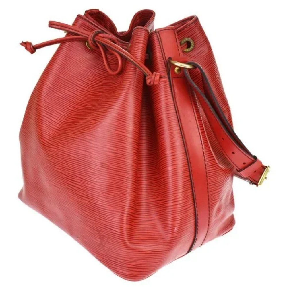Authentic LOUIS VUITTON Petit Noe Drawstring Shoulder Bag Epi Leather Red